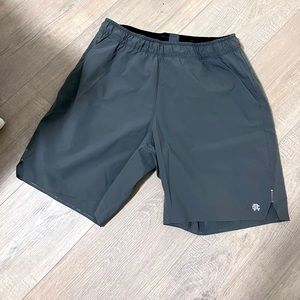 Reigning Champ men’s shorts size M